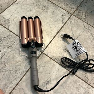 Beachwaver curling tool